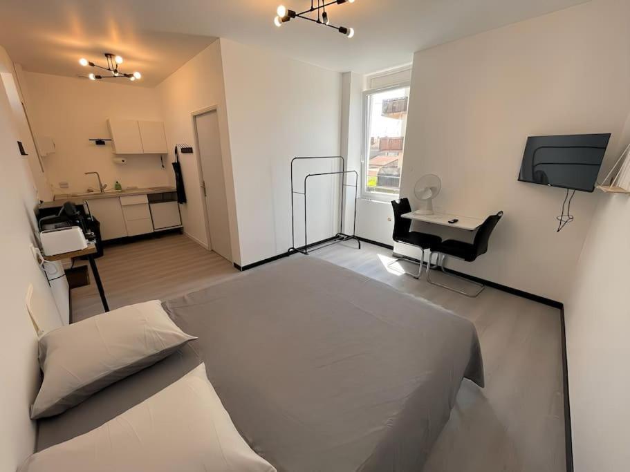 Studio B2 20M2 Cosy 5Min A Pied Des Gares Roanne Esterno foto